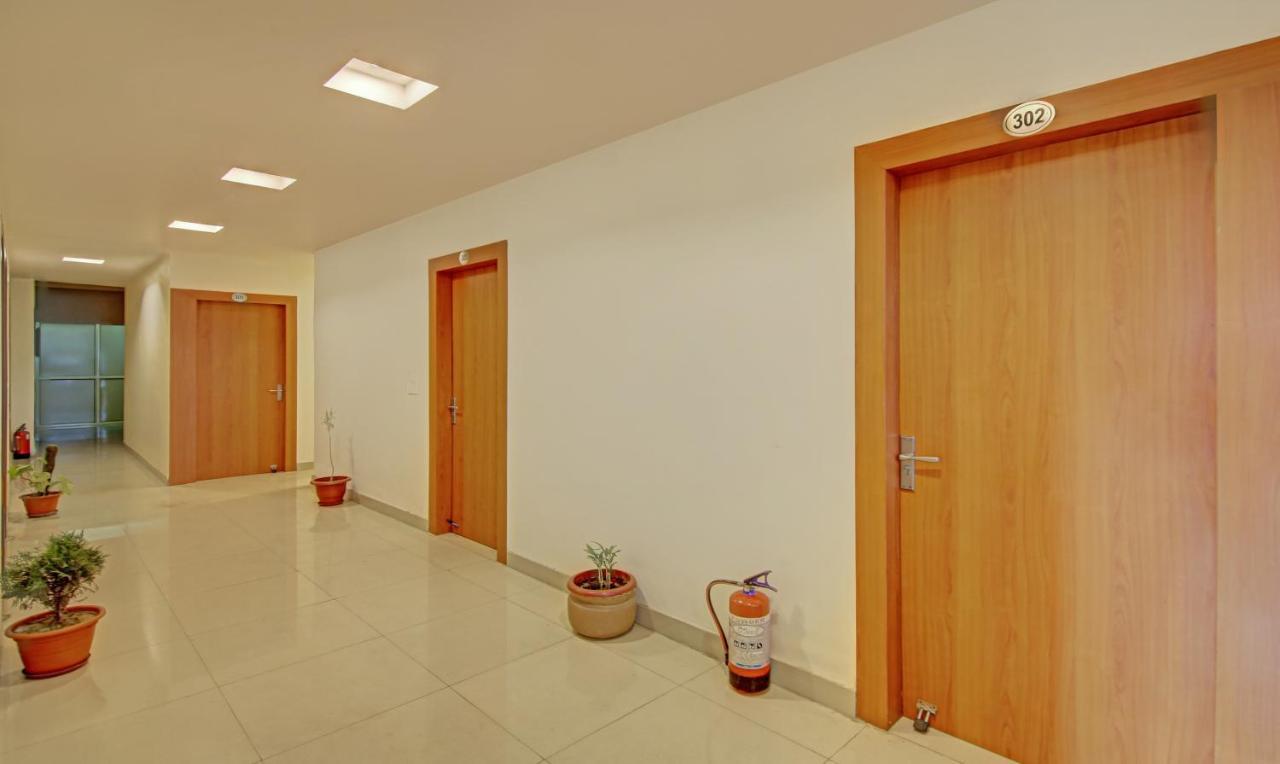 Treebo Tms Residency Hotel New Delhi Buitenkant foto